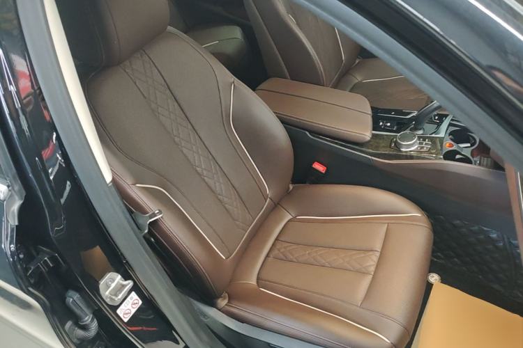 Used BMW 5 Series 2021 Updated Version 525Li Luxury Package Right Front Seat