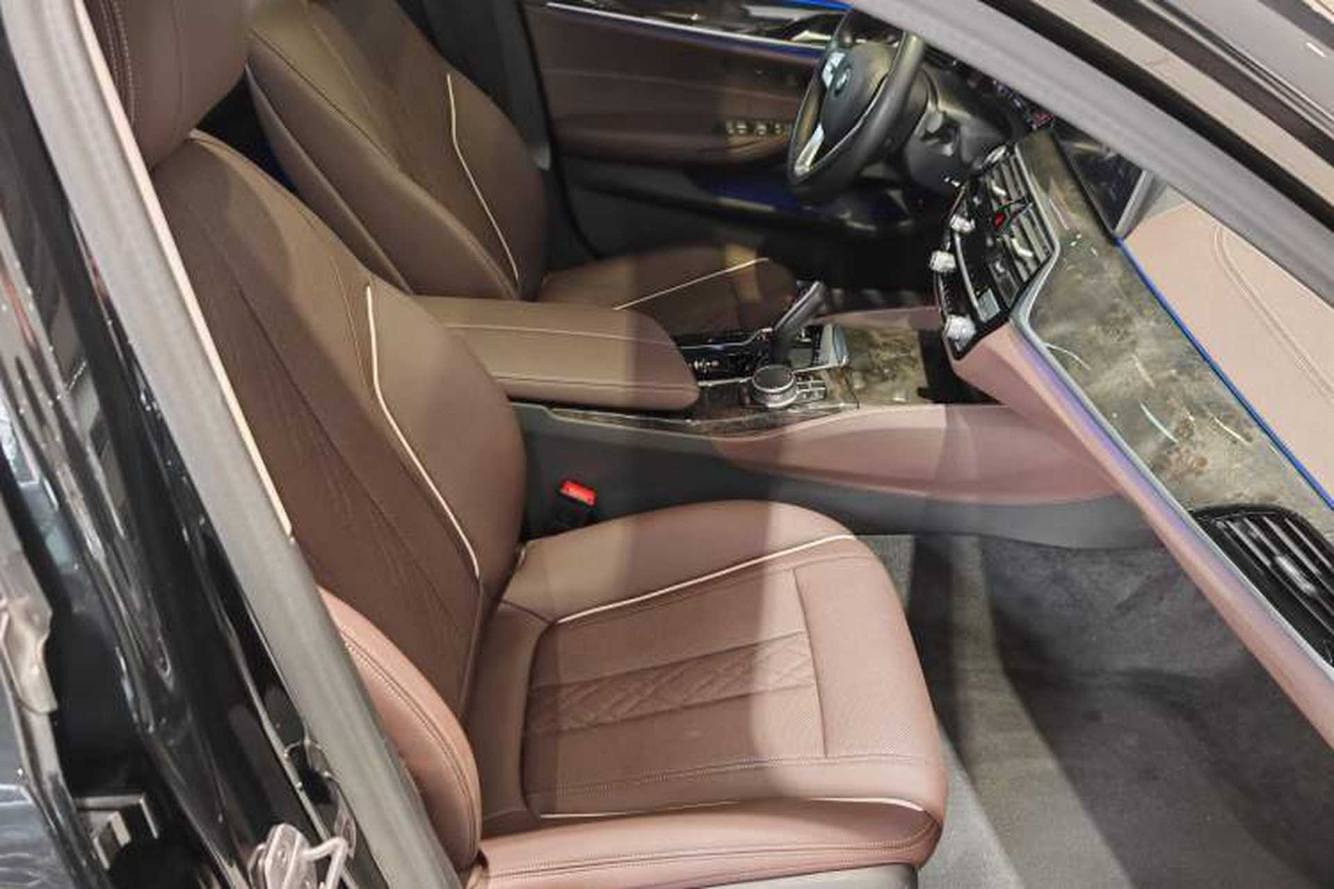 Used BMW 5 Series 2021 525Li Luxury Package Right Front Seat