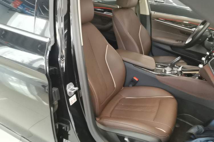 Used BMW 5 Series 2021 525Li Luxury Package Right Front Seat