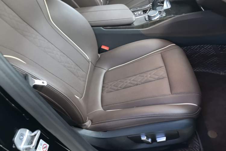 Used BMW 5 Series 2021 525Li M Sport Package Right Front Seat
