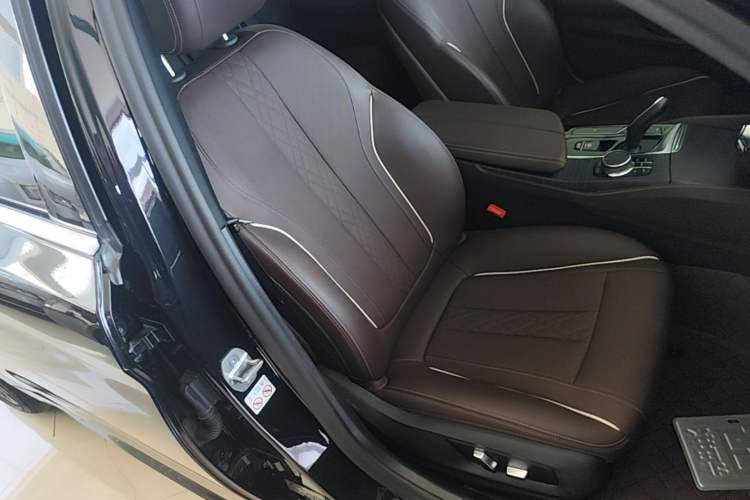 Used BMW 5 Series 2021 530Li xDrive M Sport Package Right Front Seat
