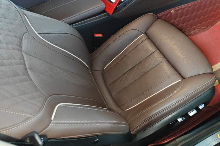 Used BMW 5 Series 2021 530Li Luxury Edition Premium Package Right Front Seat