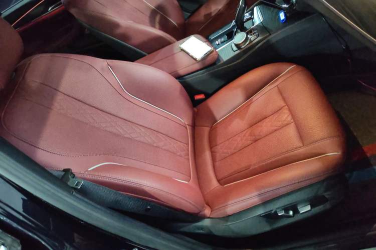 Used BMW 5 Series 2021 530Li Leading Model M Sport Package Right Front Seat