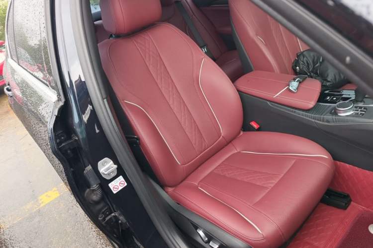 Used BMW 5 Series 2021 530Li Leading Model M Sport Package Right Front Seat