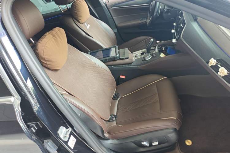 Used BMW 5 Series 2021 530Li Leading Model M Sport Package Right Front Seat