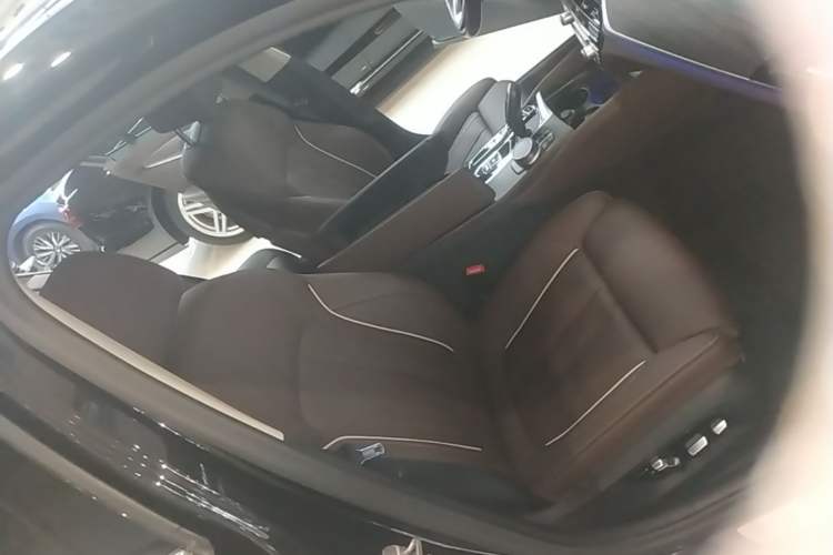 Used BMW 5 Series 2021 530Li Luxury Edition Premium Package Right Front Seat