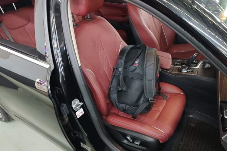 Used BMW 5 Series 2021 530Li Leading Luxury Package Right Front Seat