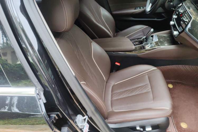 Used BMW 5 Series 2021 525Li Luxury Package Right Front Seat