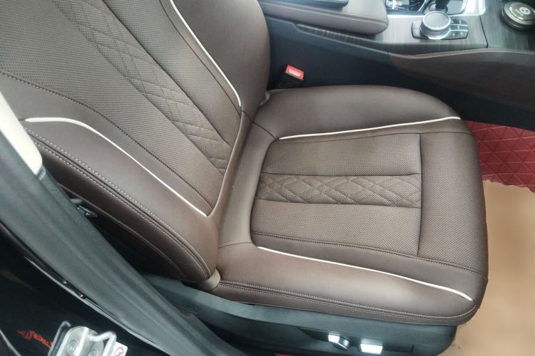 Used BMW 5 Series 2021 Restyled 530Li Leading Edition Luxury Package Right Front Seat