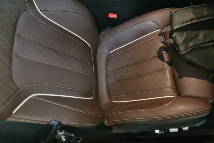 Used BMW 5 Series 2021 530Li Luxury Edition Premium Package Right Front Seat