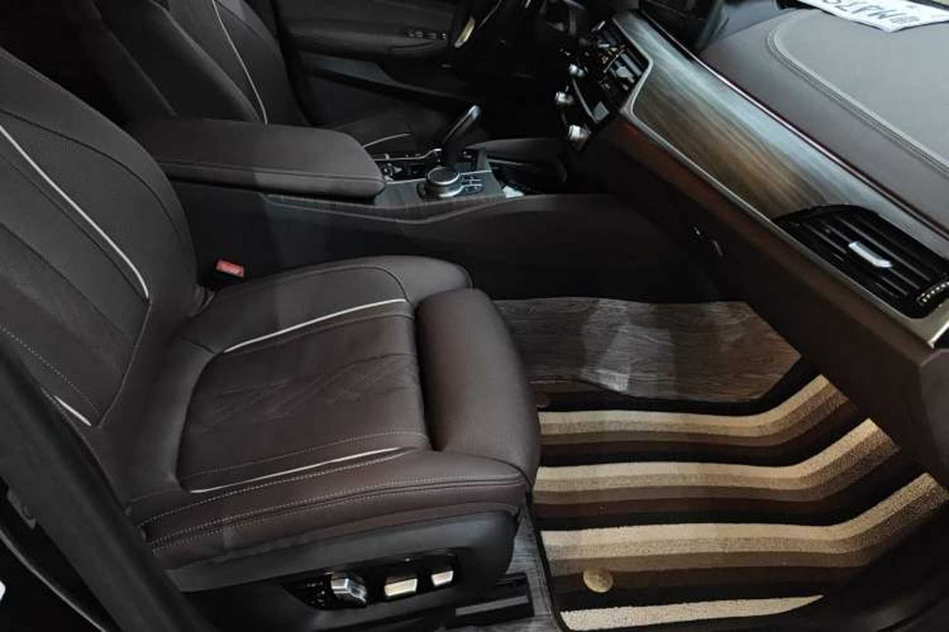 Used BMW 5 Series 2021 530Li Luxury Edition Premium Package Right Front Seat