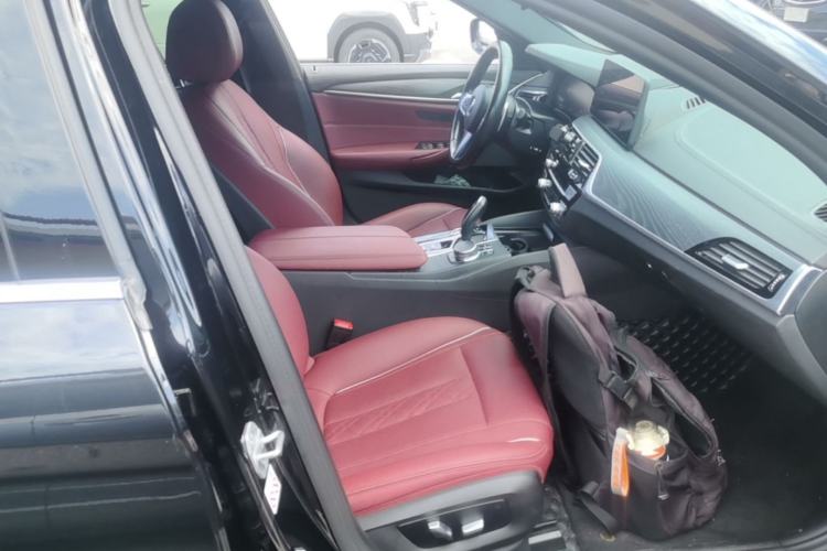 Used BMW 5 Series 2021 530Li Leading Model M Sport Package Right Front Seat