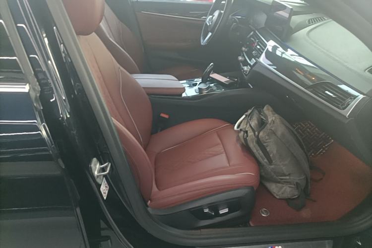Used BMW 5 Series 2021 525Li M Sport Package Right Front Seat