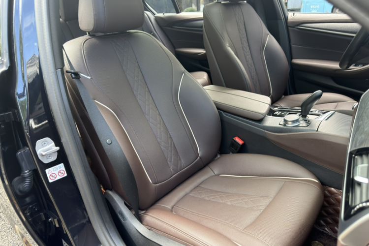 Used BMW 5 Series 2021 530Li Leading Model M Sport Package Right Front Seat