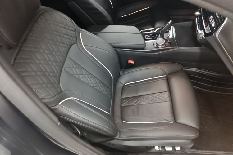 Used BMW 5 Series 2021 540i Sport Line M Sport Package Right Front Seat