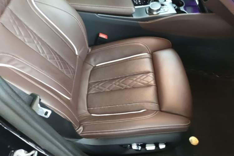 Used BMW 5 Series 2021 Restyled 540i Sport Line with M Sports Package Right Front Seat