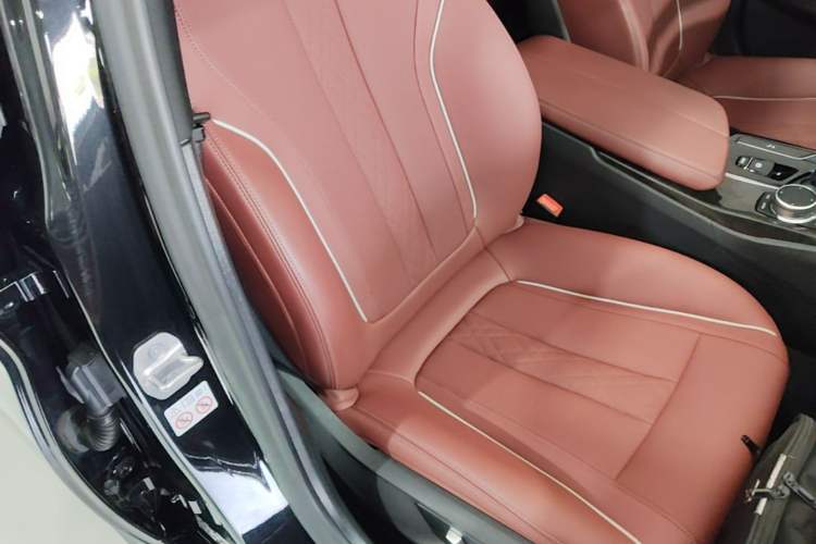 Used BMW 5 Series 2021 Facelifted 525Li M Sport Package Right Front Seat