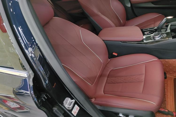 Used BMW 5 Series 2021 525Li M Sport Package Right Front Seat