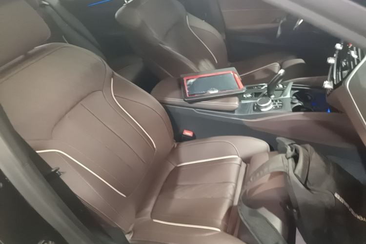 Used BMW 5 Series 2021 530Li Luxury Edition M Sport Package Right Front Seat