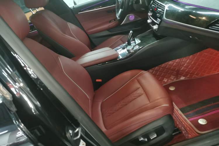 Used BMW 5 Series 2021 525Li M Sport Package Right Front Seat
