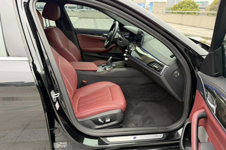 Used BMW 5 Series 2021 525Li M Sport Package Right Front Seat