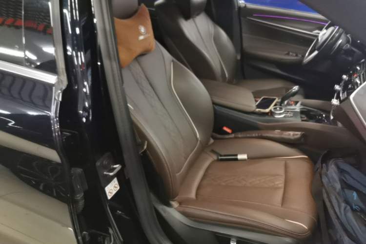 Used BMW 5 Series 2021 530Li Leading Model M Sport Package Right Front Seat