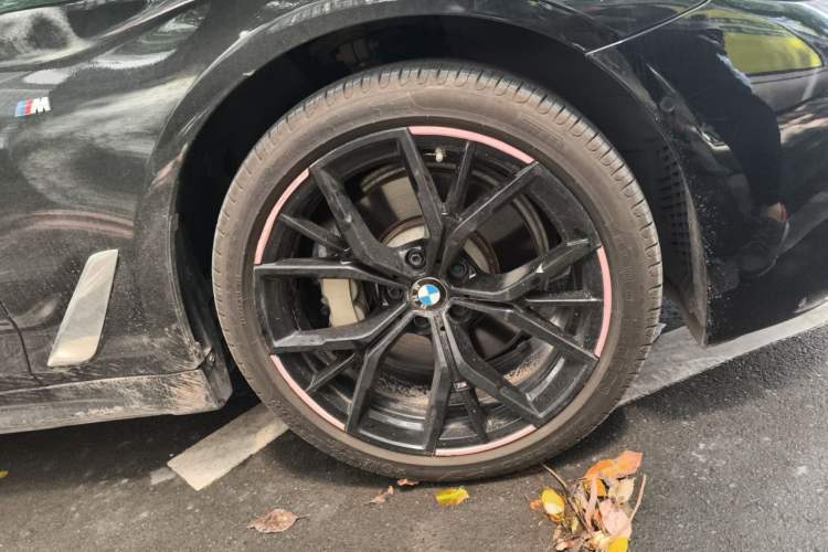 Used BMW 5 Series 2021 530Li Luxury Edition M Sport Package Right Front Wheel Hub