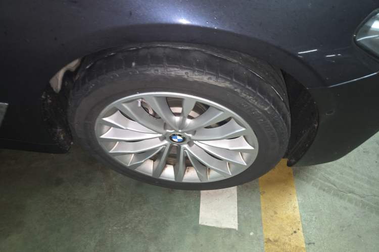 Used BMW 5 Series 2021 525Li Luxury Package Right Front Wheel Hub