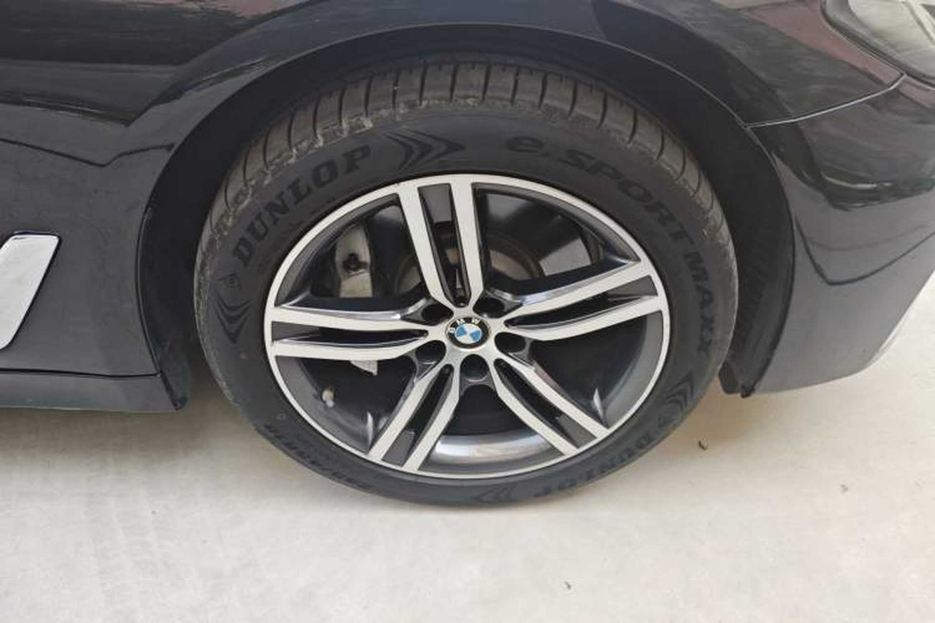 Used BMW 5 Series 2021 530Li Leading Luxury Package Right Front Wheel Hub