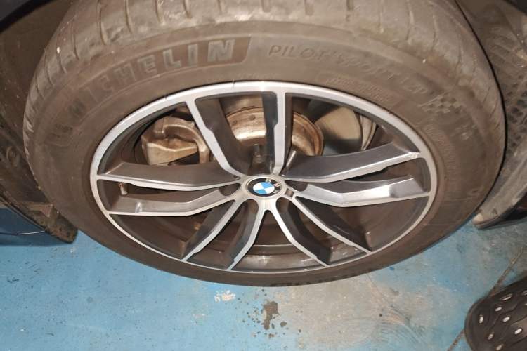 Used BMW 5 Series 2021 525i M Sport Package Right Front Wheel Hub