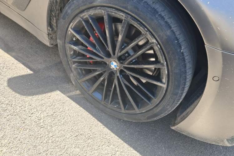 Used BMW 5 Series 2021 530Li Leading Model M Sport Package Right Front Wheel Hub