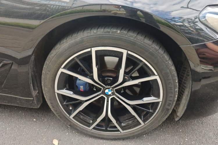 Used BMW 5 Series 2021 530i M Sport Package Right Front Wheel Hub