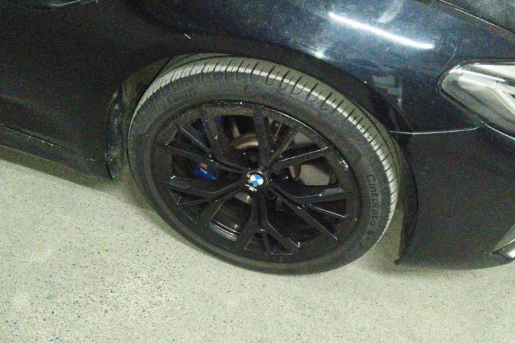 Used BMW 5 Series 2021 530i M Sport Package Right Front Wheel Hub