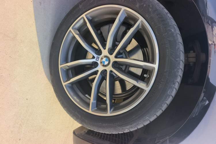 Used BMW 5 Series 2021 525Li M Sport Package Right Front Wheel Hub