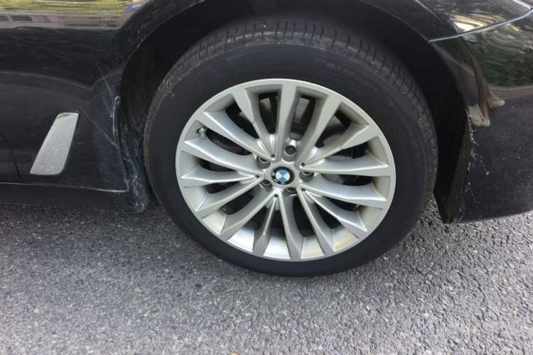Used BMW 5 Series 2021 525Li Luxury Package Right Front Wheel Hub