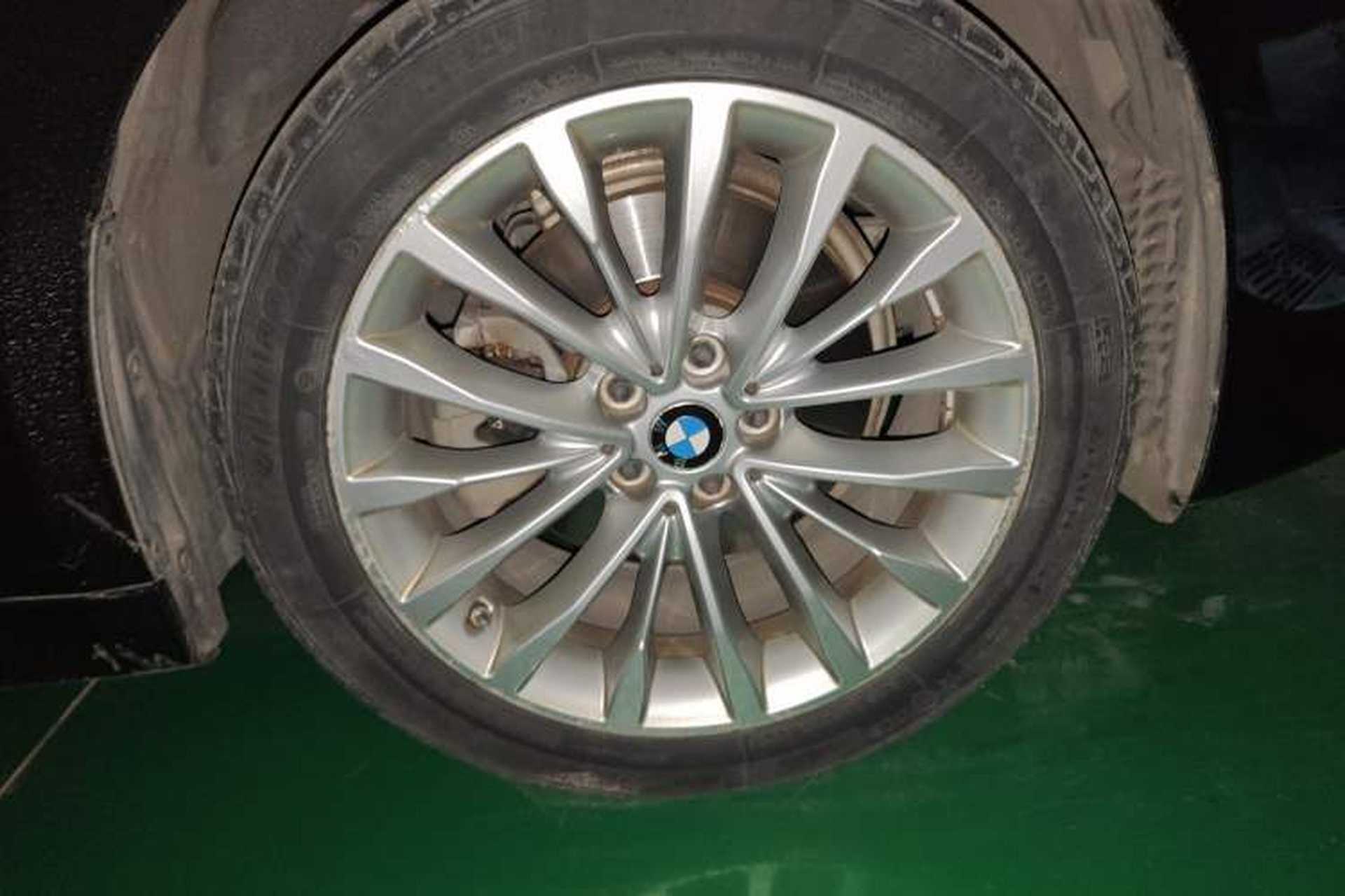 Used BMW 5 Series 2021 525Li Luxury Package Right Front Wheel Hub