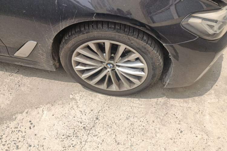 Used BMW 5 Series 2021 525Li Luxury Package Right Front Wheel Hub