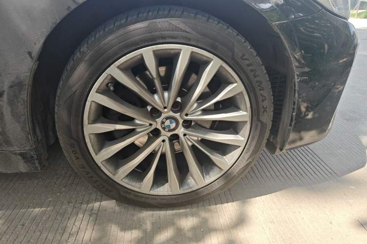 Used BMW 5 Series 2021 525Li Luxury Package Right Front Wheel Hub