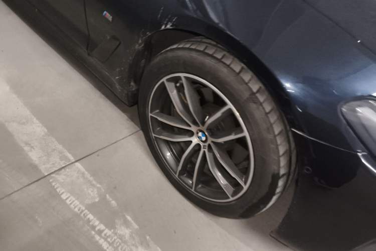 Used BMW 5 Series 2021 525i M Sport Package Right Front Wheel Hub
