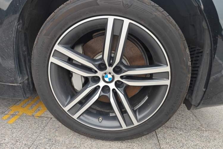 Used BMW 5 Series 2021 Restyled 530Li Leading Edition Luxury Package Right Front Wheel Hub