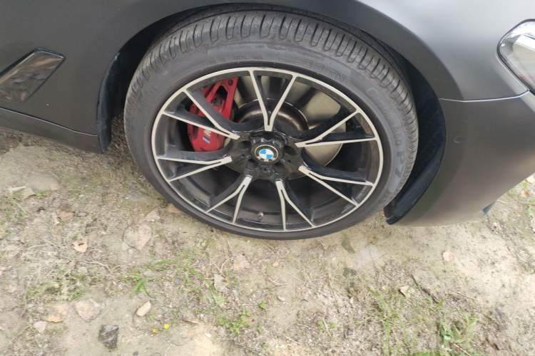 Used BMW 5 Series 2021 Restyled 540i Sport Line with M Sports Package Right Front Wheel Hub