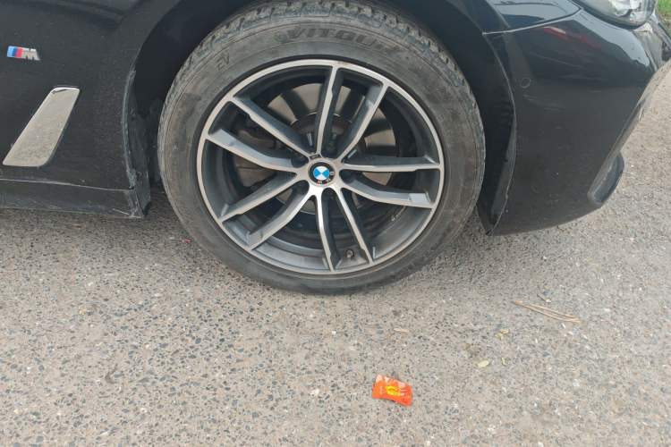 Used BMW 5 Series 2021 525Li M Sport Package Right Front Wheel Hub