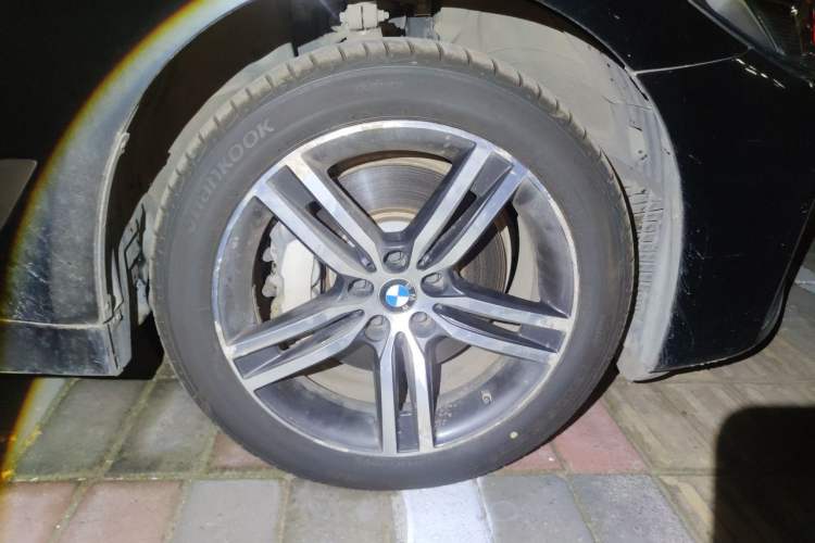 Used BMW 5 Series 2021 Restyled 530Li Leading Edition Luxury Package Right Front Wheel Hub
