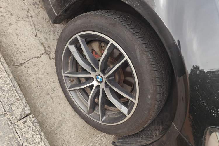 Used BMW 5 Series 2021 Facelifted 525Li M Sport Package Right Front Wheel Hub