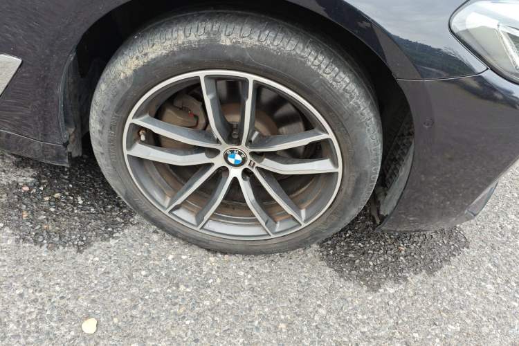 Used BMW 5 Series 2021 Facelifted 525Li M Sport Package Right Front Wheel Hub