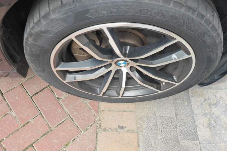 Used BMW 5 Series 2021 525i M Sport Package Right Front Wheel Hub