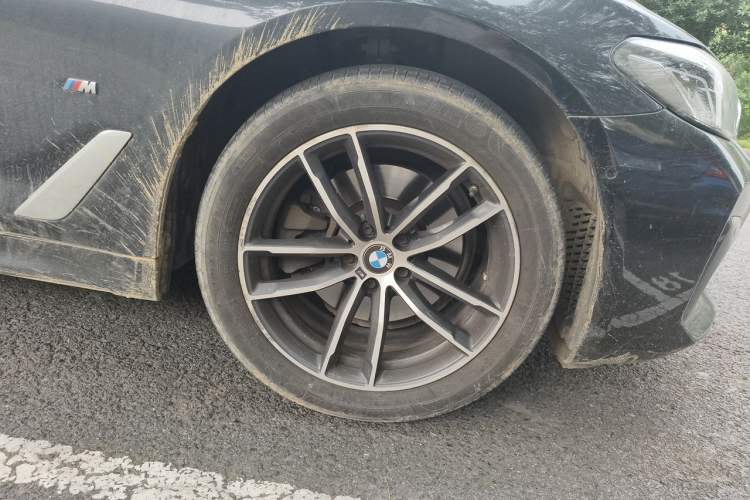 Used BMW 5 Series 2021 525Li M Sport Package Right Front Wheel Hub