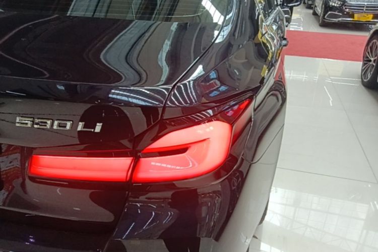 Used BMW 5 Series 2021 Facelifted 530Li Leading Edition M Sport Package Right Rear Taillight