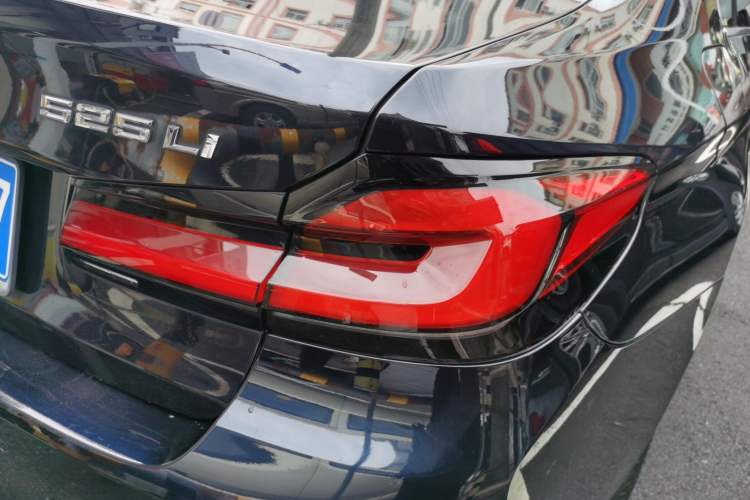 Used BMW 5 Series 2021 525Li Luxury Package Right Rear Taillight