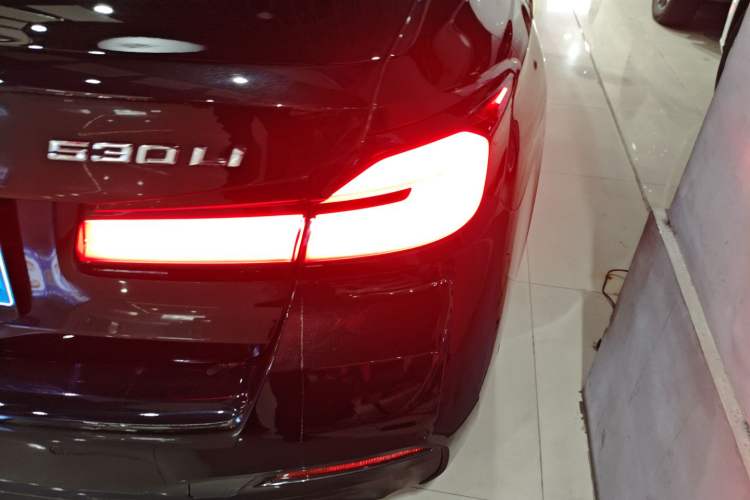Used BMW 5 Series 2021 Facelifted 530Li Leading Edition M Sport Package Right Rear Taillight
